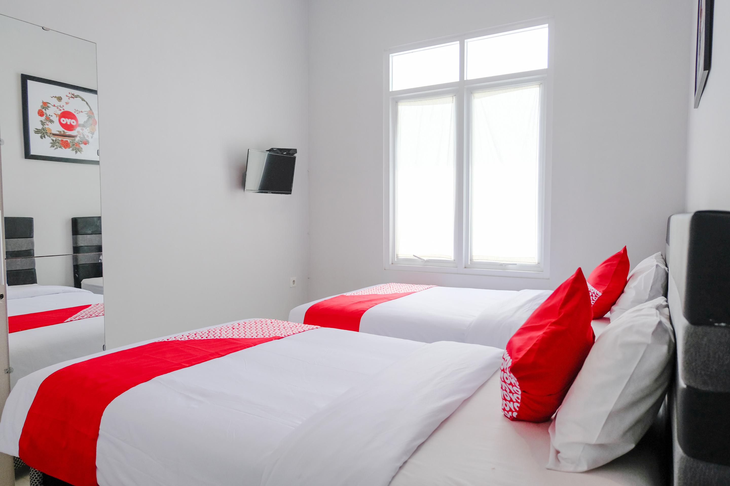 Super Oyo 995 Alice'S Homestay Syariah Jembel Dış mekan fotoğraf