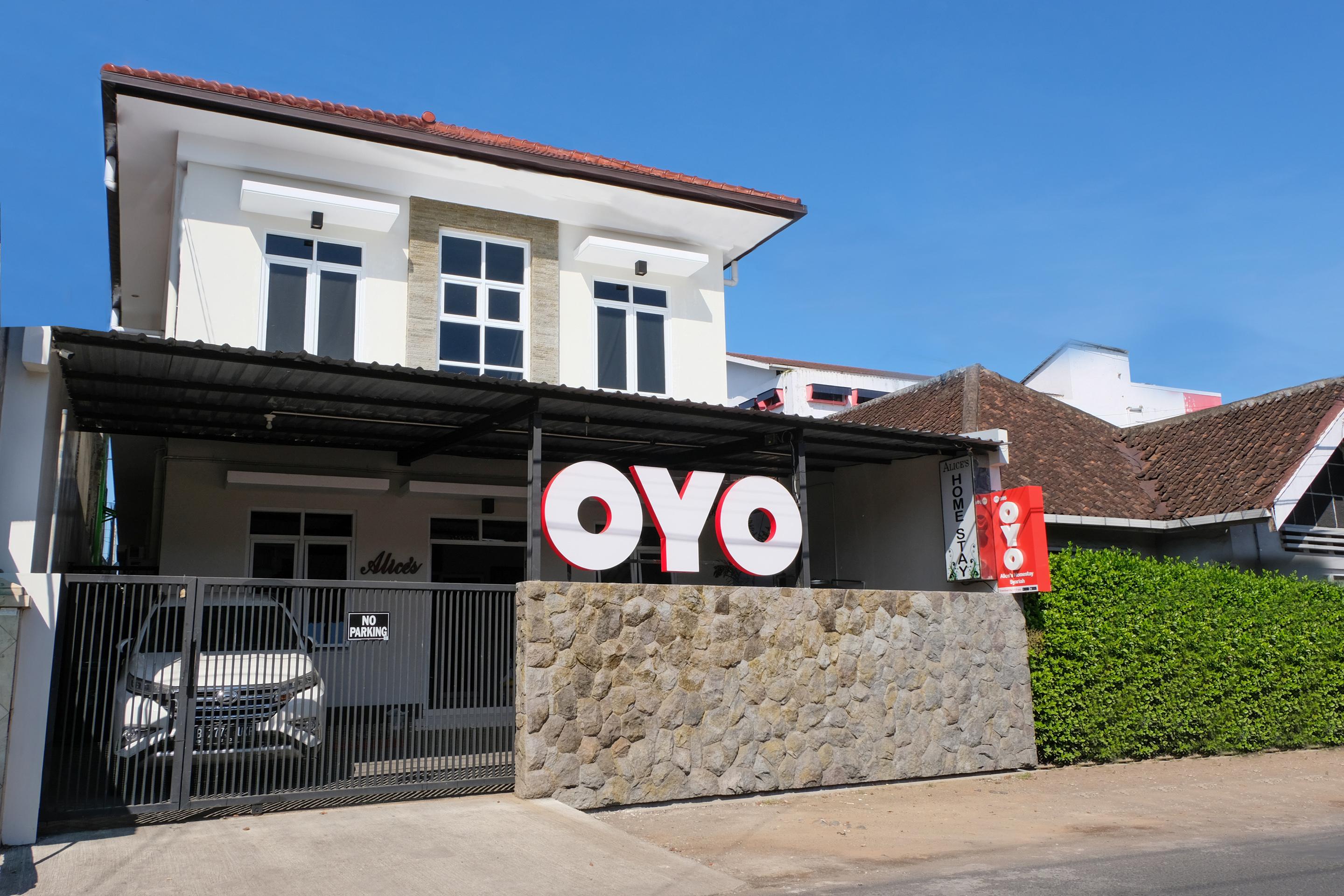 Super Oyo 995 Alice'S Homestay Syariah Jembel Dış mekan fotoğraf